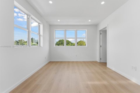 Touwnhouse à louer à Fort Lauderdale, Floride: 4 chambres, 190.45 m2 № 2170708 - photo 20