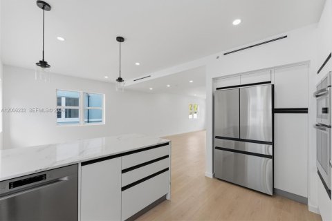 Touwnhouse à louer à Fort Lauderdale, Floride: 4 chambres, 190.45 m2 № 2170708 - photo 7
