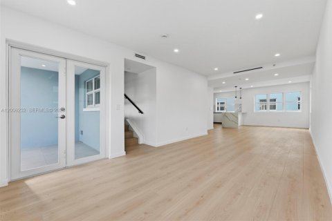 Touwnhouse à louer à Fort Lauderdale, Floride: 4 chambres, 190.45 m2 № 2170708 - photo 10