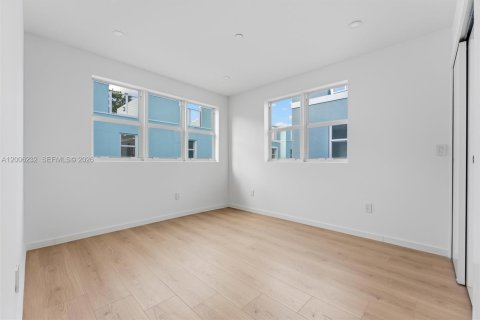 Touwnhouse à louer à Fort Lauderdale, Floride: 4 chambres, 190.45 m2 № 2170708 - photo 15