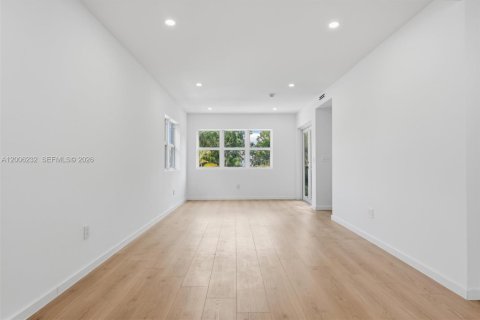Touwnhouse à louer à Fort Lauderdale, Floride: 4 chambres, 190.45 m2 № 2170708 - photo 9