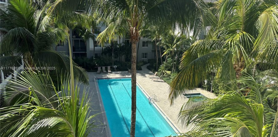 Condominio en Boynton Beach, Florida, 2 dormitorios № 2014038