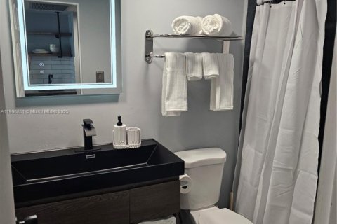 Apartamento en alquiler en Sunny Isles Beach, Florida, 33.44 m2 № 2012393 - foto 3