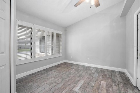 House in Winter Springs, Florida 4 bedrooms, 191.94 sq.m. № 1902636 - photo 13