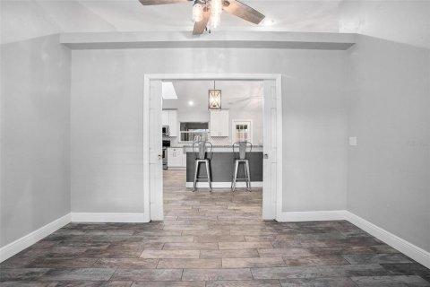 House in Winter Springs, Florida 4 bedrooms, 191.94 sq.m. № 1902636 - photo 14