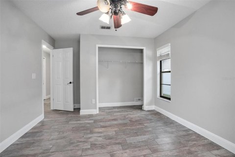 House in Winter Springs, Florida 4 bedrooms, 191.94 sq.m. № 1902636 - photo 25