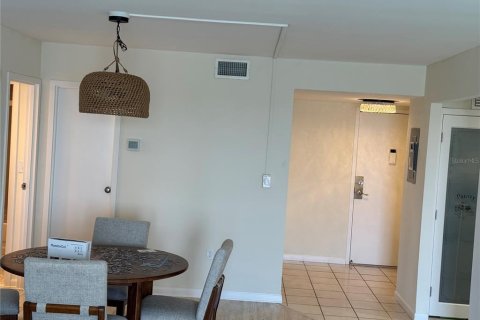 Condo in Daytona Beach, Florida, 2 bedrooms  № 2143310 - photo 28