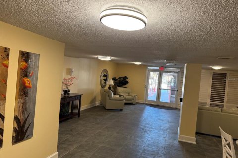 Condo in Daytona Beach, Florida, 2 bedrooms  № 2143310 - photo 13