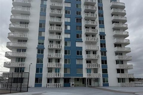 Condo in Daytona Beach, Florida, 2 bedrooms  № 2143310 - photo 5