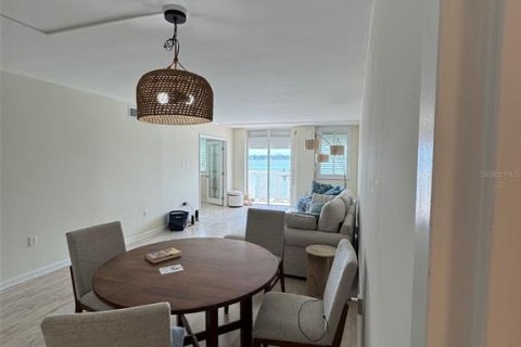 Condo in Daytona Beach, Florida, 2 bedrooms  № 2143310 - photo 27