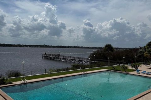 Condo in Daytona Beach, Florida, 2 bedrooms  № 2143310 - photo 18
