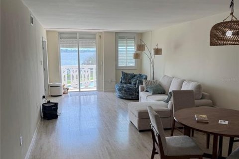 Condo in Daytona Beach, Florida, 2 bedrooms  № 2143310 - photo 25