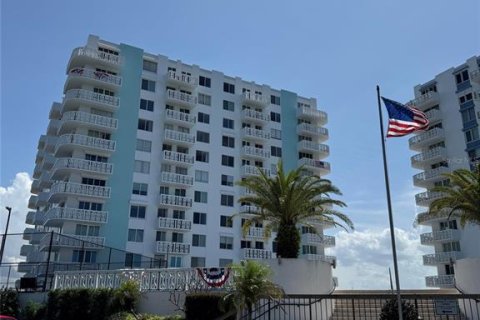 Condo in Daytona Beach, Florida, 2 bedrooms  № 2143310 - photo 3