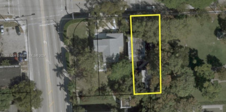 Immobilier commercial à Miami, Floride 247.96 m2 № 2035246