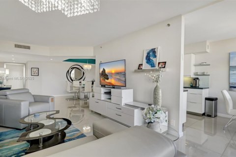 Купить кондоминиум в Авентура, Флорида 2 спальни, 142.14м2, № 2013342 - фото 20