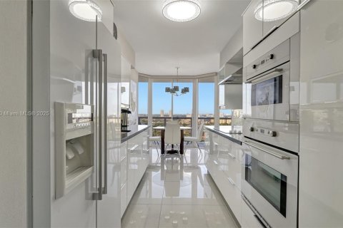 Купить кондоминиум в Авентура, Флорида 2 спальни, 142.14м2, № 2013342 - фото 11