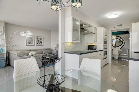 Купить кондоминиум в Авентура, Флорида 2 спальни, 142.14м2, № 2013342 - фото 18