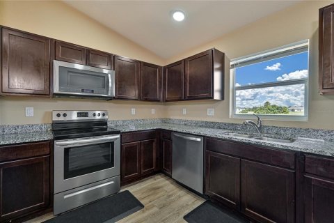 Villa ou maison à vendre à Cape Coral, Floride: 4 chambres, 149.85 m2 № 2398557 - photo 17