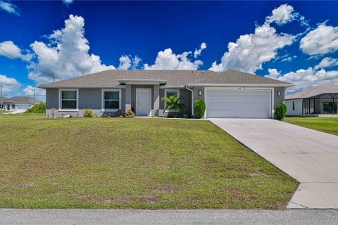 Villa ou maison à Cape Coral, Floride 4 chambres, 149.85 m2 № 2398557