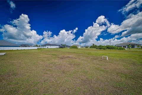 Villa ou maison à vendre à Cape Coral, Floride: 4 chambres, 149.85 m2 № 2398557 - photo 5