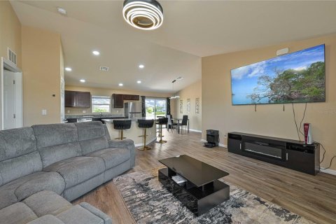 Villa ou maison à vendre à Cape Coral, Floride: 4 chambres, 149.85 m2 № 2398557 - photo 14