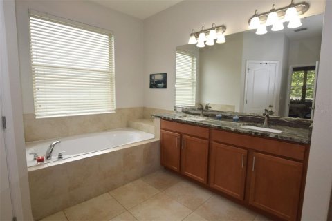 House in Clermont, Florida 3 bedrooms, 192.4 sq.m. № 2201304 - photo 5