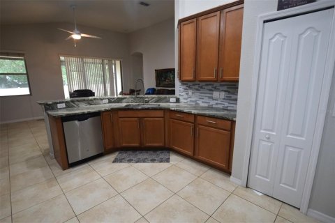 House in Clermont, Florida 3 bedrooms, 192.4 sq.m. № 2201304 - photo 14