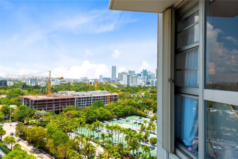 Condo in Miami, Florida, 1 bedroom  № 1874711 - photo 27