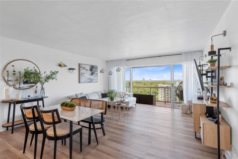 Condo in Miami, Florida, 1 bedroom  № 1874711 - photo 8