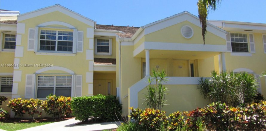 Condo in Homestead, Florida, 2 bedrooms  № 1447889