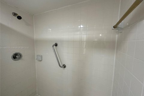Condo in Homestead, Florida, 2 bedrooms  № 1447889 - photo 16