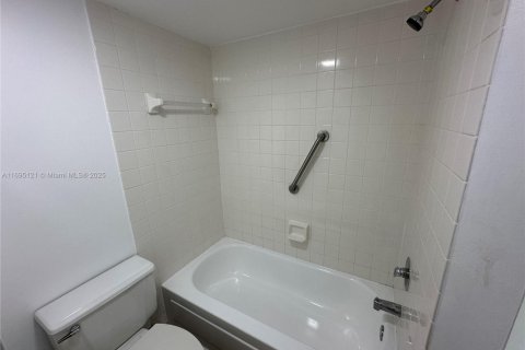 Condo in Homestead, Florida, 2 bedrooms  № 1447889 - photo 19