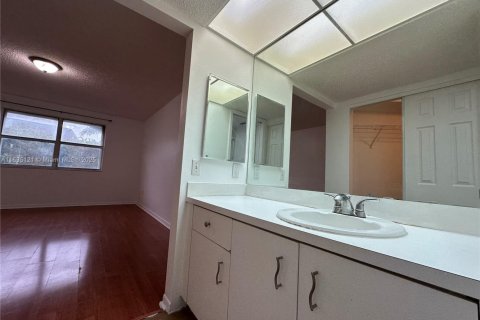 Condo in Homestead, Florida, 2 bedrooms  № 1447889 - photo 17