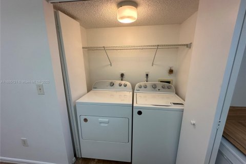 Condo in Homestead, Florida, 2 bedrooms  № 1447889 - photo 12