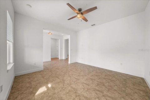 House in Ocala, Florida 2 bedrooms, 196.58 sq.m. № 2157561 - photo 7