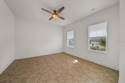 House in Ocala, Florida 2 bedrooms, 196.58 sq.m. № 2157561 - photo 6