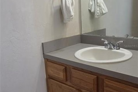 Condo in Gainesville, Florida, 2 bedrooms  № 2115798 - photo 13