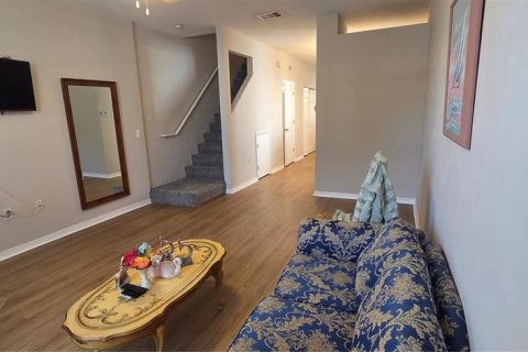 Condo in Gainesville, Florida, 2 bedrooms  № 2115798 - photo 2