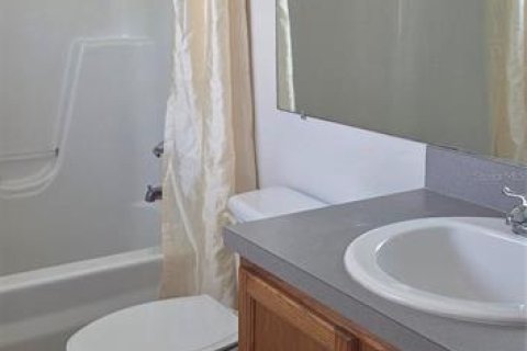 Condo in Gainesville, Florida, 2 bedrooms  № 2115798 - photo 18