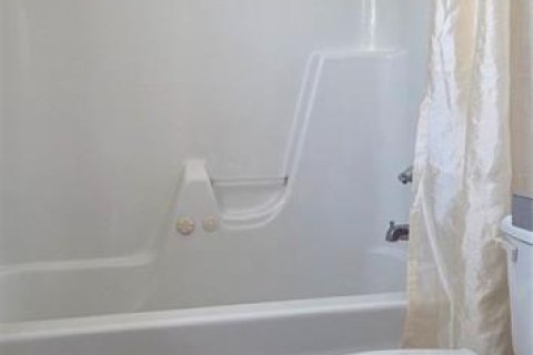 Condo in Gainesville, Florida, 2 bedrooms  № 2115798 - photo 17