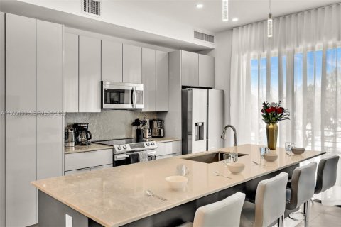 Apartment in Fort Lauderdale, Florida 3 bedrooms, 165.37 sq.m. № 2065383 - photo 4