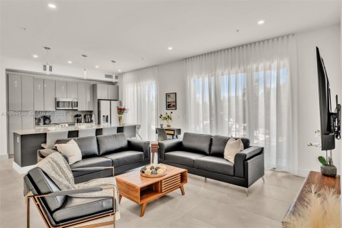 Apartment in Fort Lauderdale, Florida 3 bedrooms, 165.37 sq.m. № 2065383 - photo 2