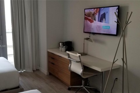 Купить кондоминиум в Халландейл-Бич, Флорида 2 спальни, 95.5м2, № 1758644 - фото 7