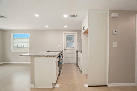 Casa en venta en New Port Richey, Florida, 2 dormitorios, 74.41 m2 № 1903848 - foto 11