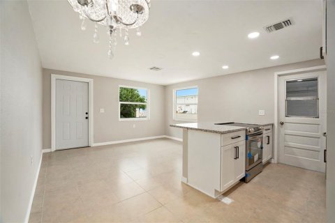 Casa en venta en New Port Richey, Florida, 2 dormitorios, 74.41 m2 № 1903848 - foto 13