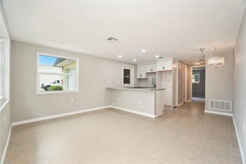 Casa en venta en New Port Richey, Florida, 2 dormitorios, 74.41 m2 № 1903848 - foto 7
