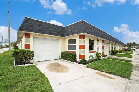 Casa en venta en New Port Richey, Florida, 2 dormitorios, 74.41 m2 № 1903848 - foto 4