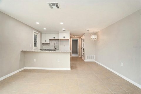 Casa en venta en New Port Richey, Florida, 2 dormitorios, 74.41 m2 № 1903848 - foto 10