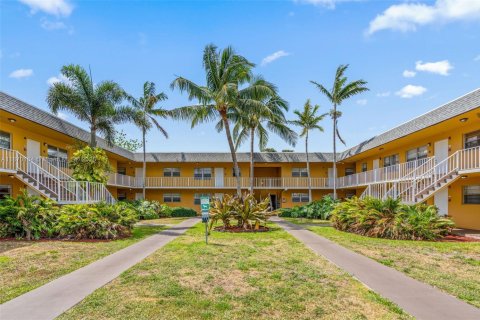 Купить кондоминиум в Лантана, Флорида 2 спальни, 70.05м2, № 1979444 - фото 8