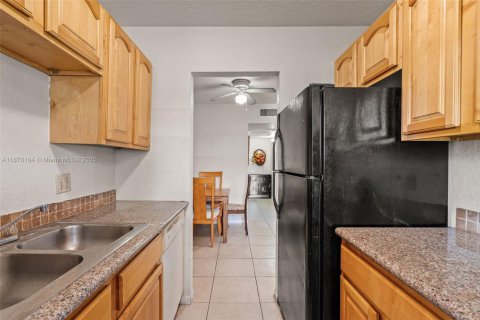 Купить кондоминиум в Лантана, Флорида 2 спальни, 70.05м2, № 1979444 - фото 4